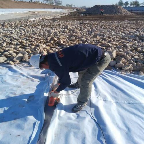 土工合成材料全解析 从短丝土工布到机织土工布，建材工程如何选择？